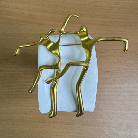 Vintage Jewelry - Vintage Gold Dancer Brooch Sleek Modern Interpretive Dance